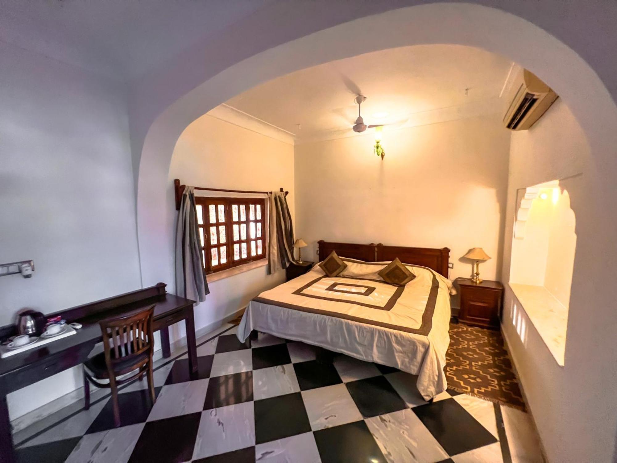 Hotel Castle Bijaipur Ngoại thất bức ảnh